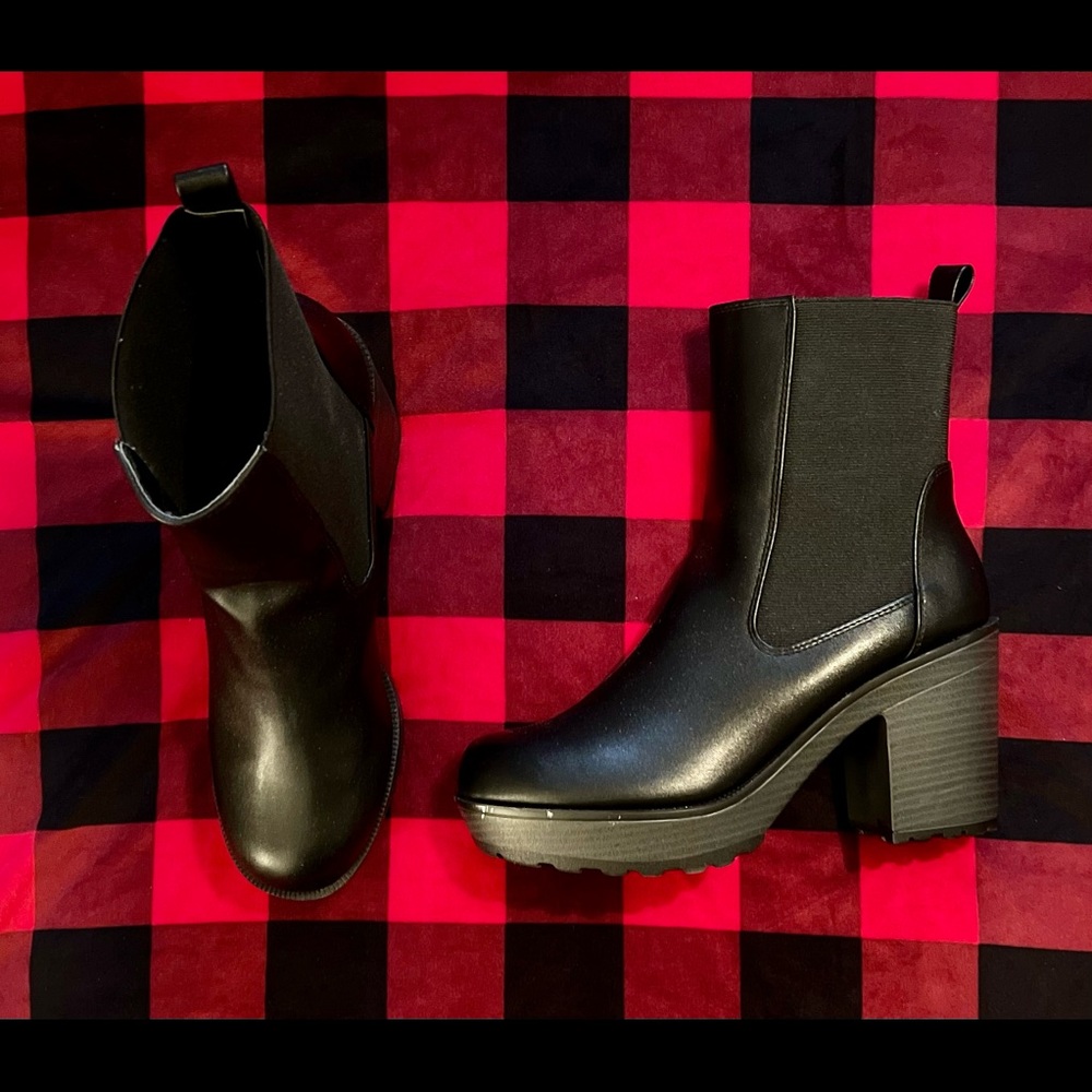 Shein Faux Leather Stacked Block Heel Platform Chelsea Booties size 10